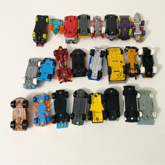 Lot of 24 Diecast Hot Wheels Toy scars - Picture 10 of 16